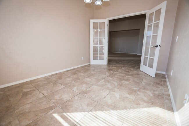 Building Photo - Beautiful Custom Home with 4 Bedrooms, 2 Bath, 3 Car Garage, Central A/C