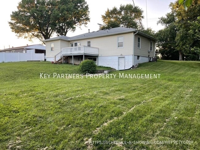 Building Photo - 501 NE 88th St