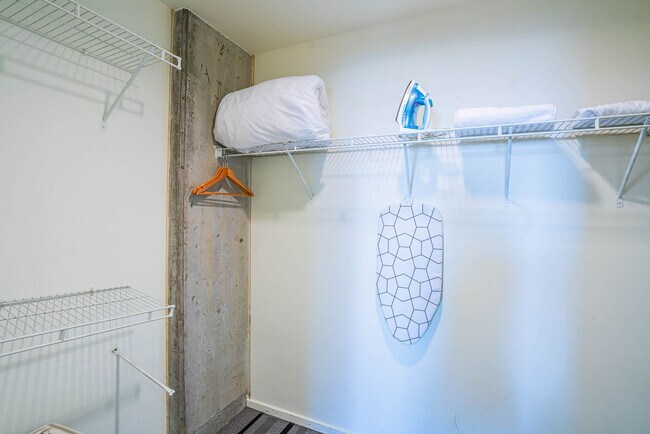 Building Photo - 915 N 4th St