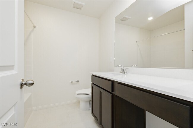 Building Photo - 2768 V. Napoli