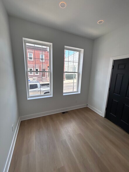 Building Photo - 2209 N 10th St