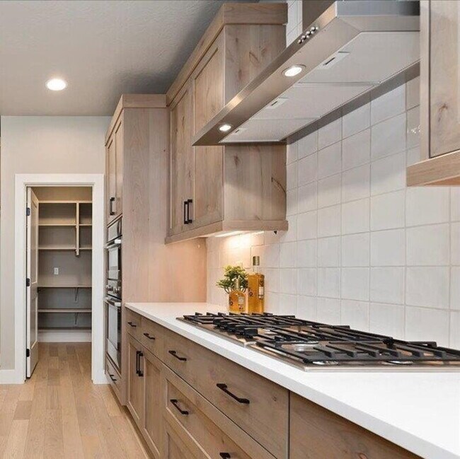 Building Photo - 4880 S Colusa Ave