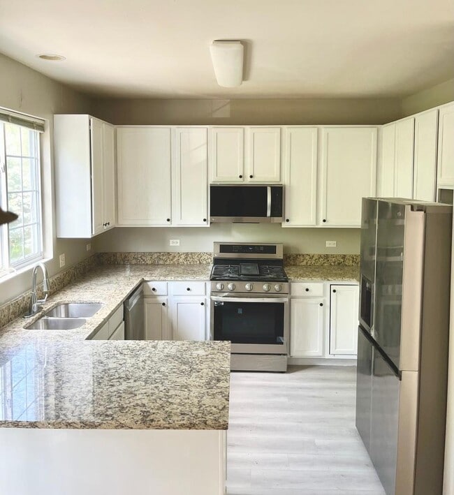 Building Photo - 64 Village Station Ln