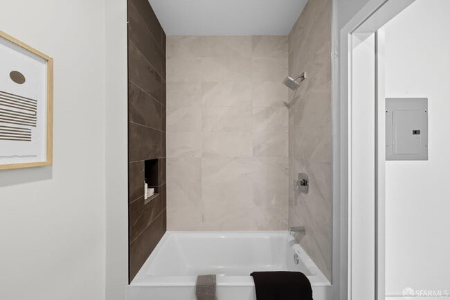 Building Photo - 811 Valencia St