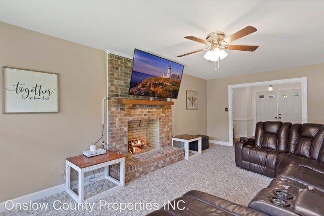 Building Photo - 3 br, 2 bath House - 2004 Brices Creek Rd
