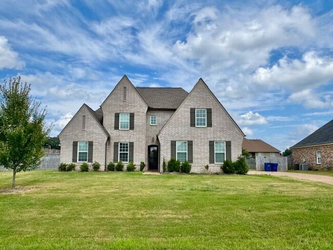 Primary Photo - Move In Special! Now Leasing A Brand New 5...