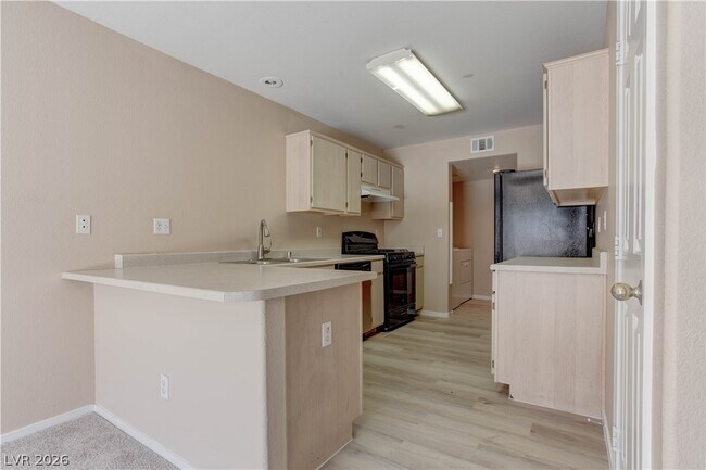 Building Photo - 1636 Coyote Run Dr