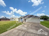 Building Photo - 7912 South Dr