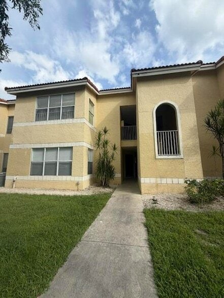 Building Photo - 12980 Vista Isles Dr