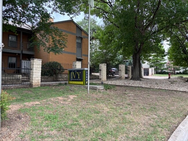 Building Photo - Condo in South Austin near Downtown