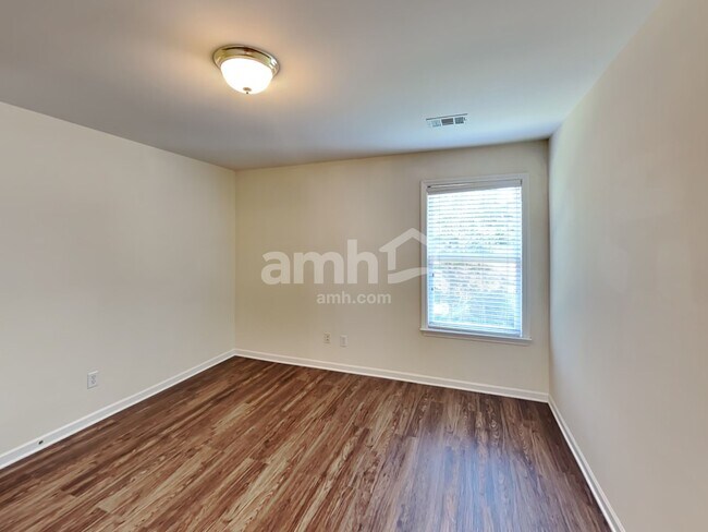 Building Photo - 420 Laurel Hills Dr