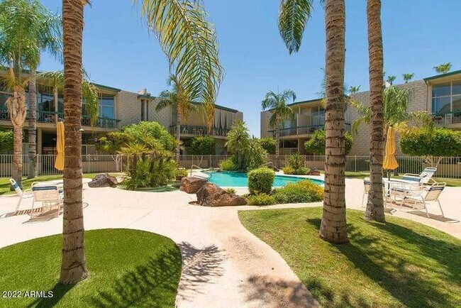 Building Photo - 334 W Medlock Dr