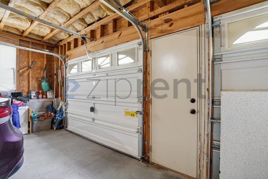 Building Photo - Unit 1
