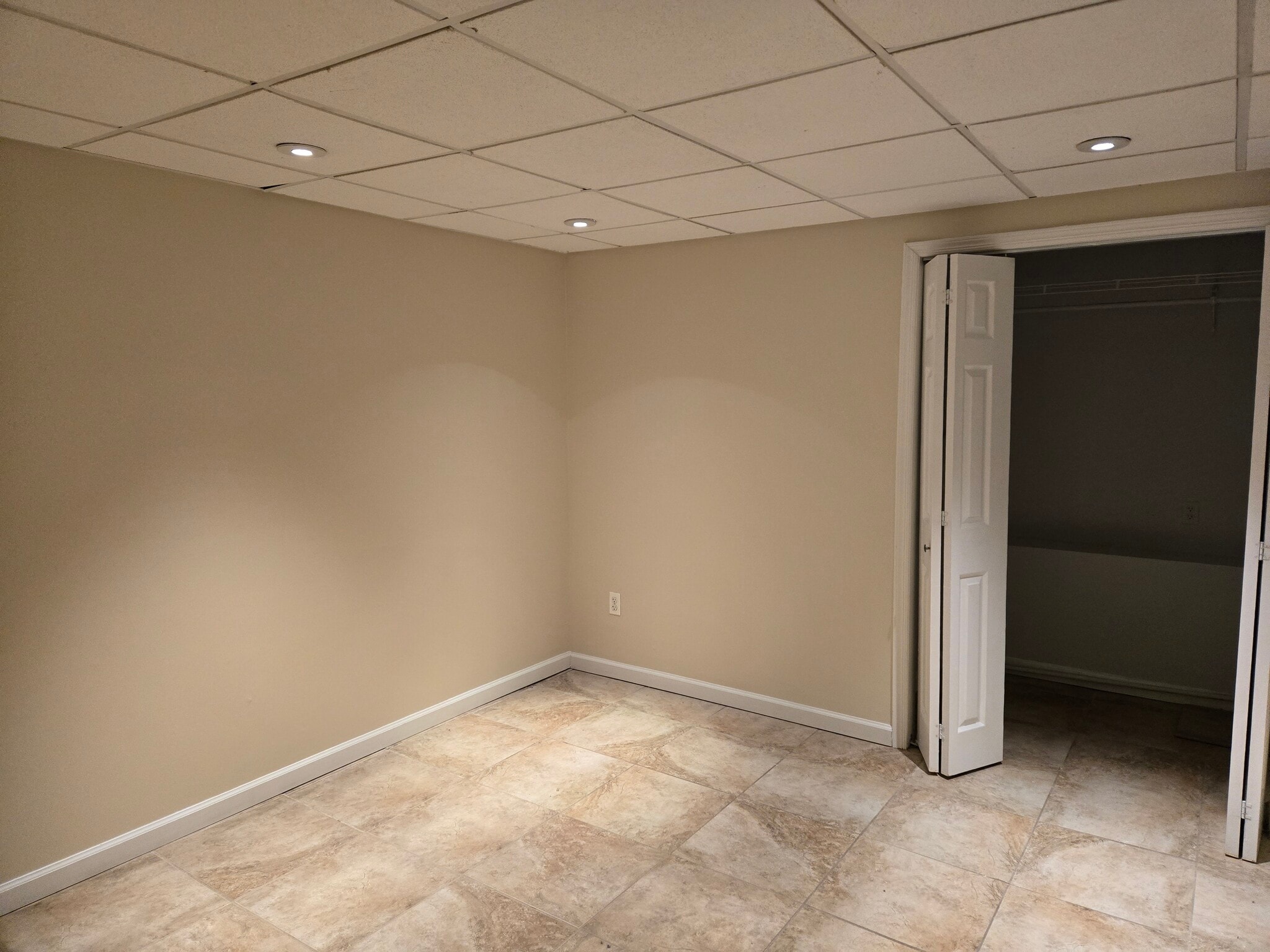 Building Photo - 34 2nd St