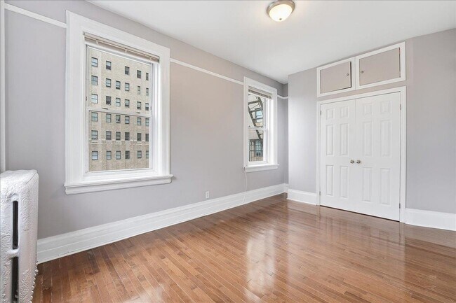 Building Photo - 134 CLIFTON Pl