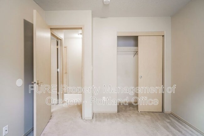 Building Photo - 3633 NE 158th Ave