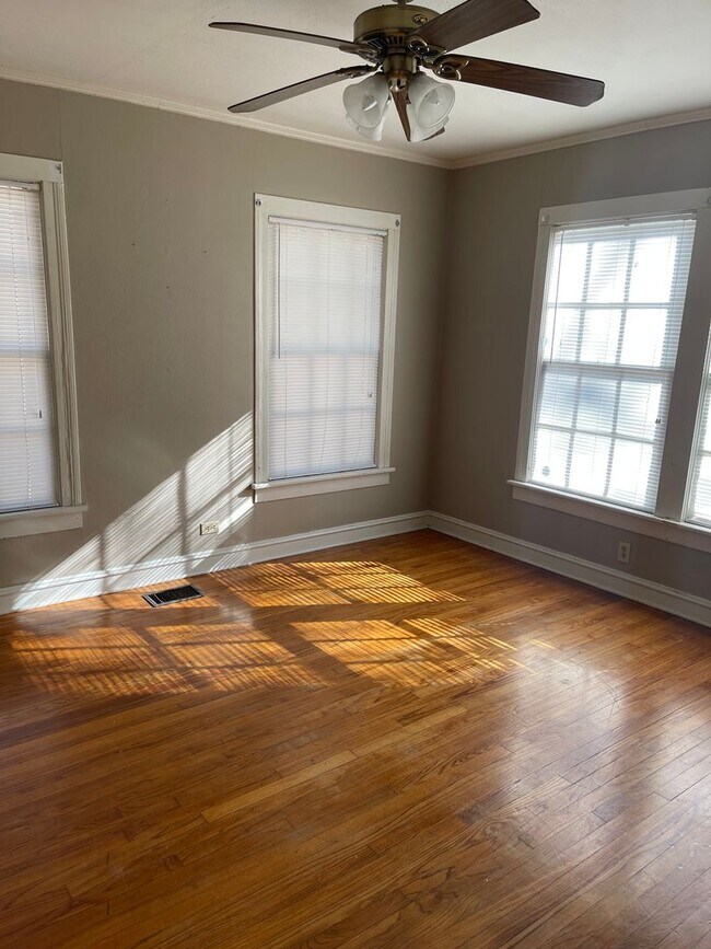 Building Photo - 335 Boulevard-