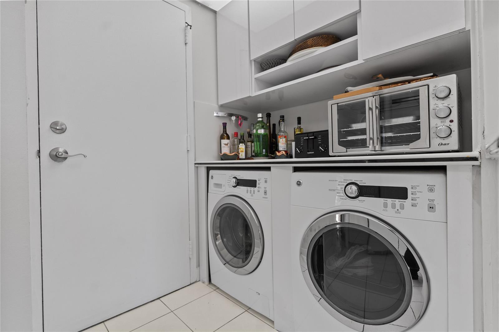 Building Photo - 1920 S Ocean Dr