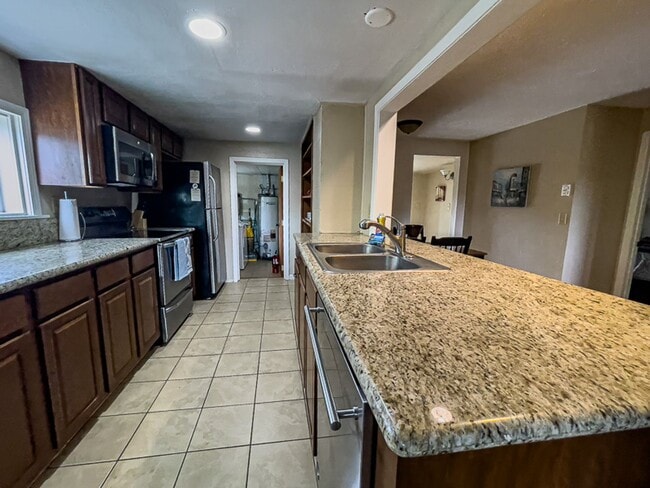 Building Photo - Arnold House