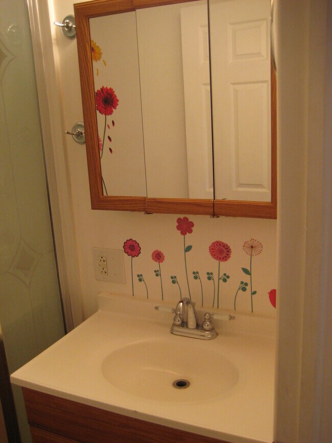 bathroom - 142 George St