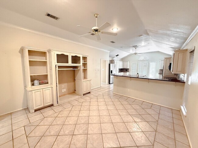 Building Photo - 4406 Lanham St