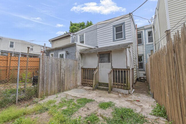 Building Photo - 9 E Basin St