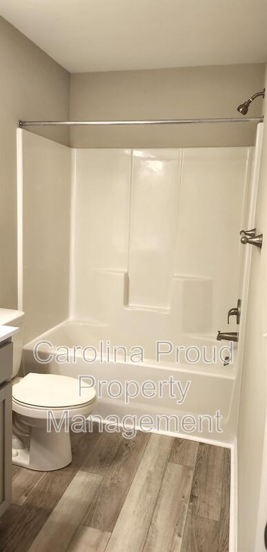 Building Photo - 337 S Pointe Dr