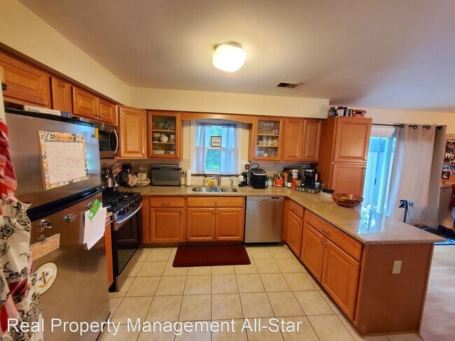 Building Photo - 3 br, 2.5 bath House - 13 Dallenbach Lane