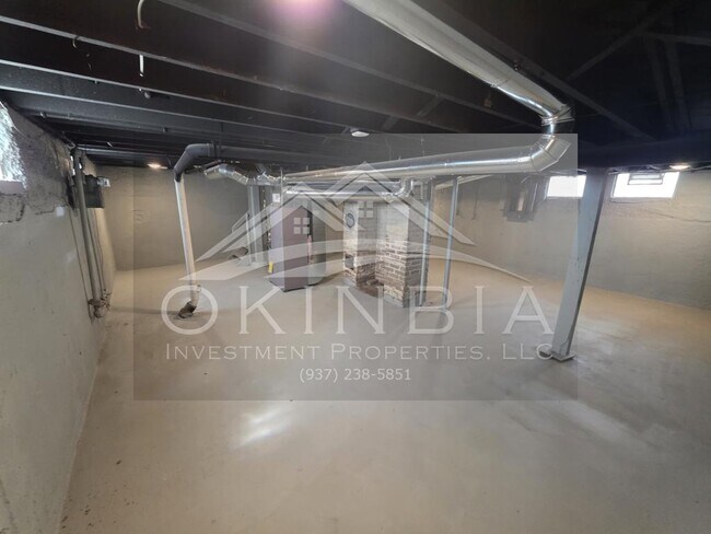 Building Photo - 1738 Radcliffe Rd