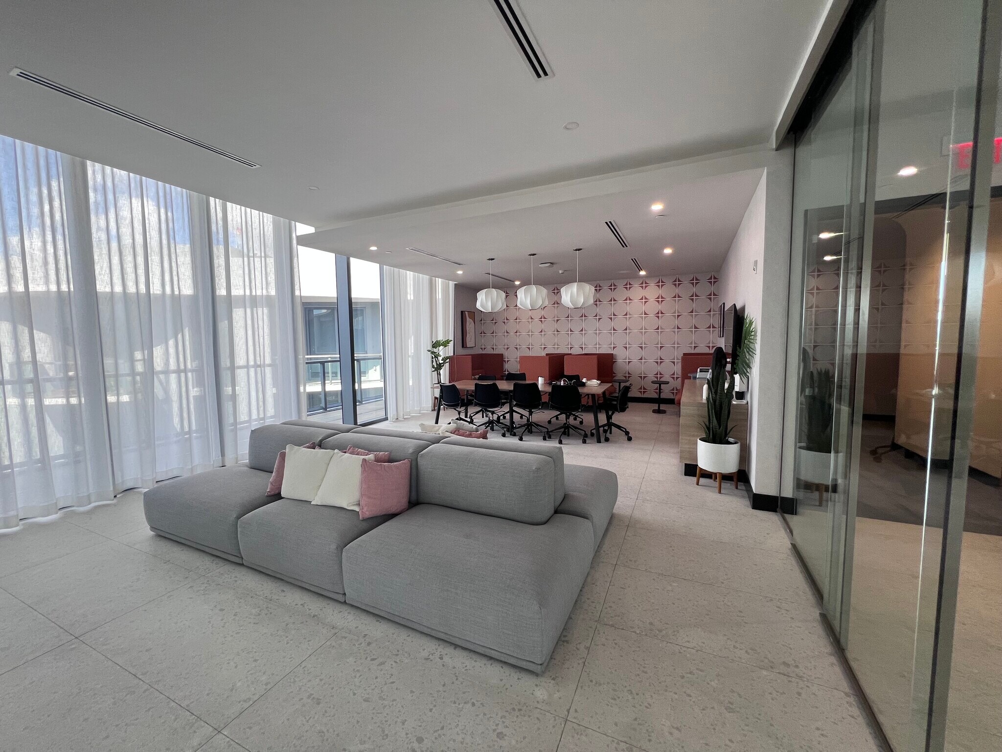 Building Photo - 556 NE 57th St