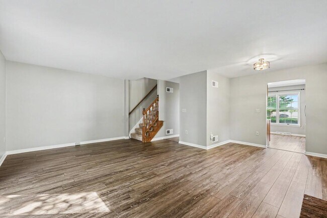 Building Photo - 616 Park Ridge Dr