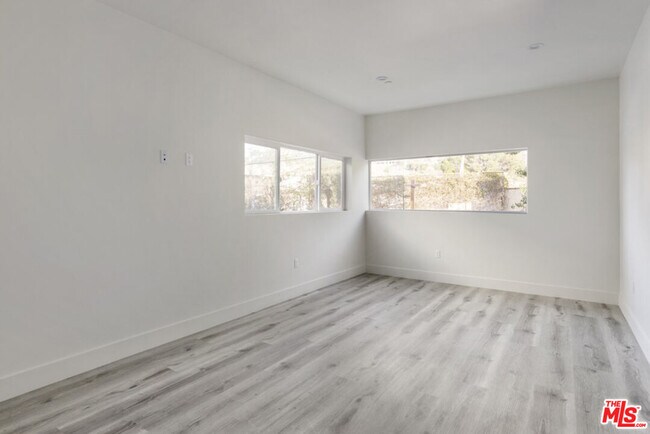 Building Photo - 3210 Verdugo Rd