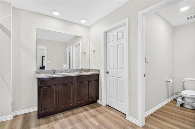 Building Photo - 1638 Comfy Wy