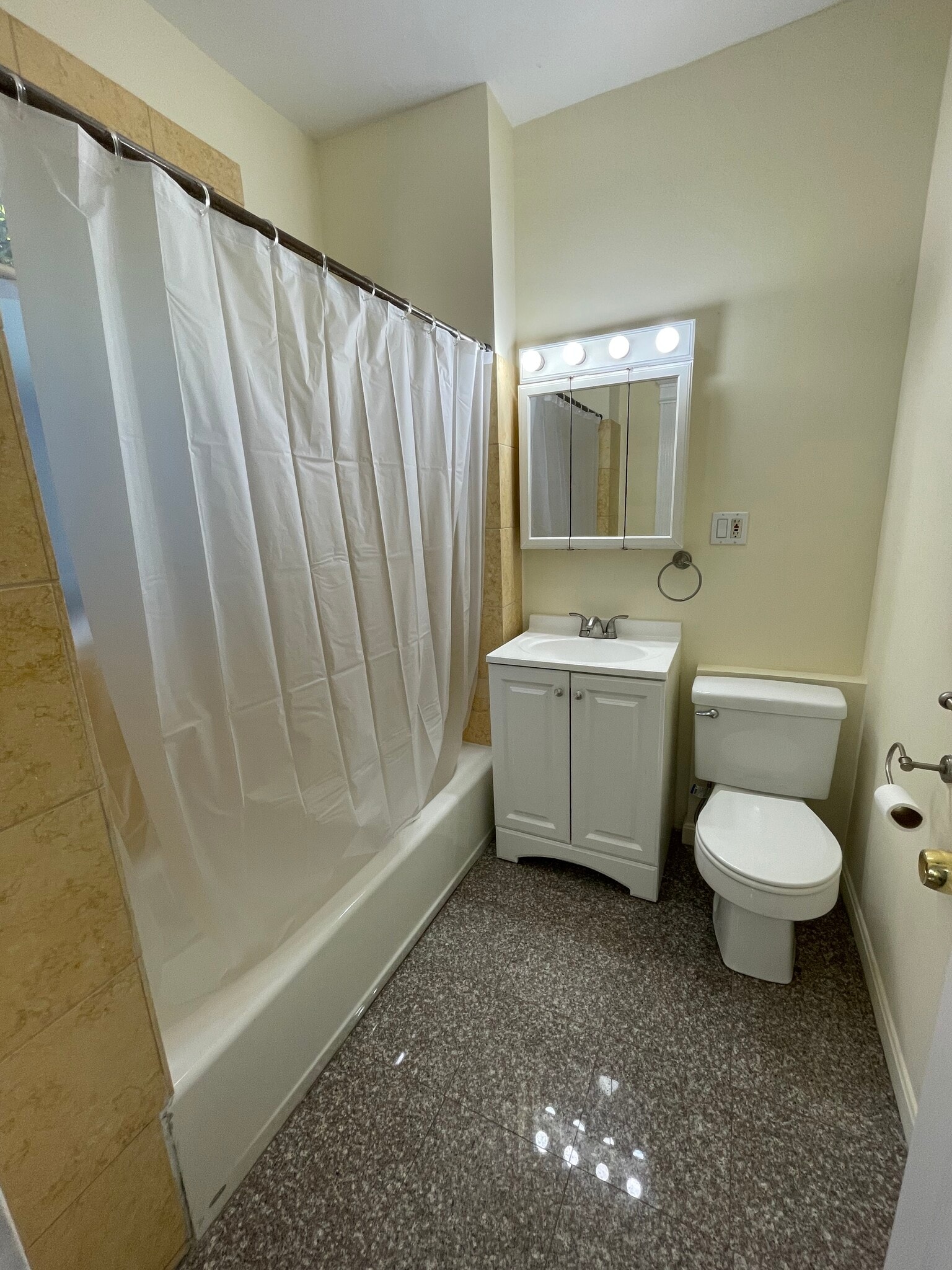 Building Photo - 1318 Commonwealth Ave