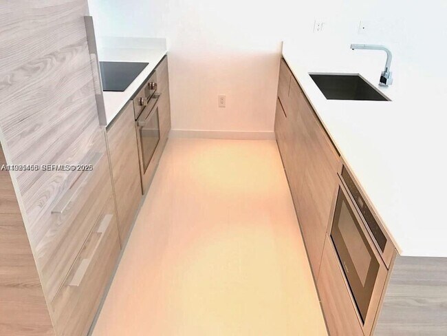 Building Photo - 1300 S Miami Ave