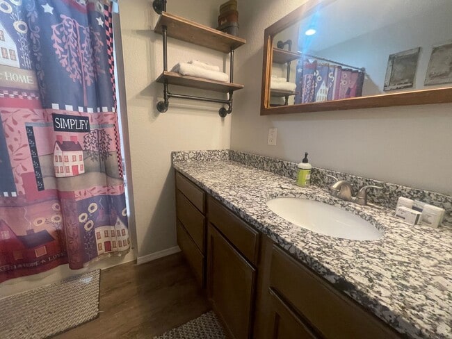 Building Photo - Recently Renovated Furnished 3 Bedroom 2 Bath Condo/ Apartment for Rent in Branson, MO