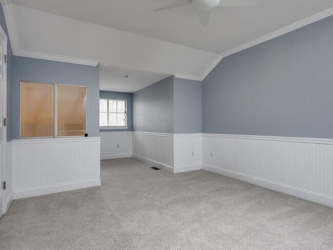 Building Photo - 424 Mather Green Ave