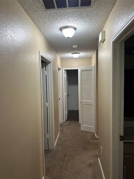 Building Photo - 2604 Crystal Falls Dr