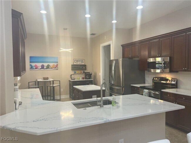 Building Photo - 11096 Esteban Dr