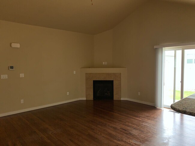 Building Photo - Ranch home with main floor master, 4 bed 3 bath Ranch home in Frederick