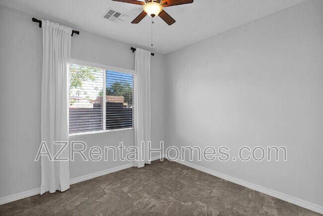 Building Photo - 1492 E Prescott Pl