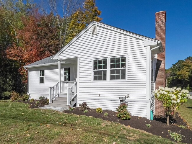 Building Photo - 159 Dunham St