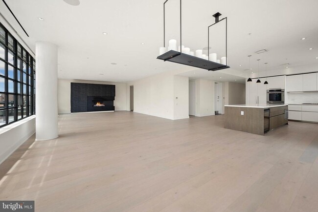 Building Photo - 1055 Wisconsin Ave NW