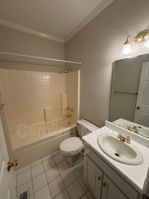 Building Photo - 102 W Field Sparrow Ct