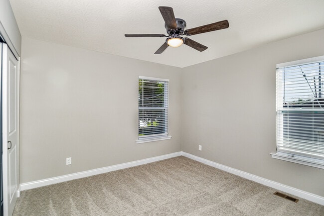 Building Photo - 505 Station Ct