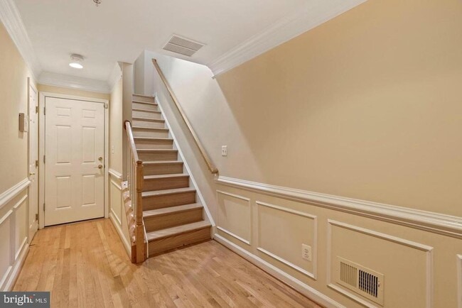 Building Photo - 8878 Ashgrove House Ln