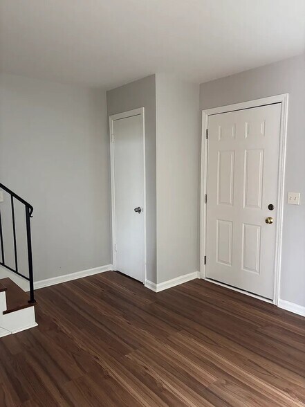 Building Photo - 646 Harpeth Bend Dr