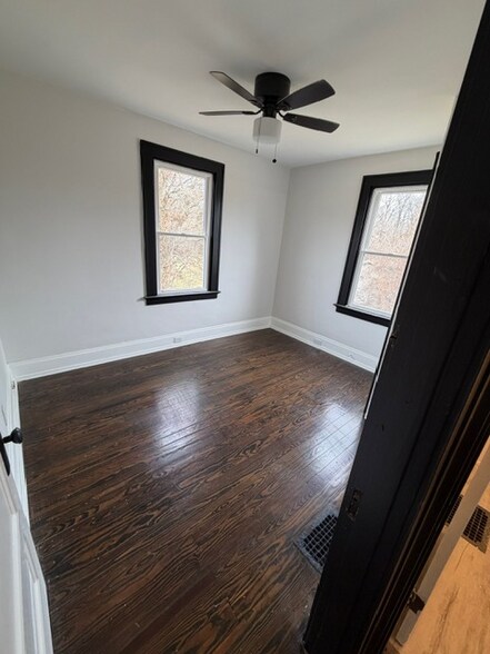 Building Photo - 10272 Burlington Rd