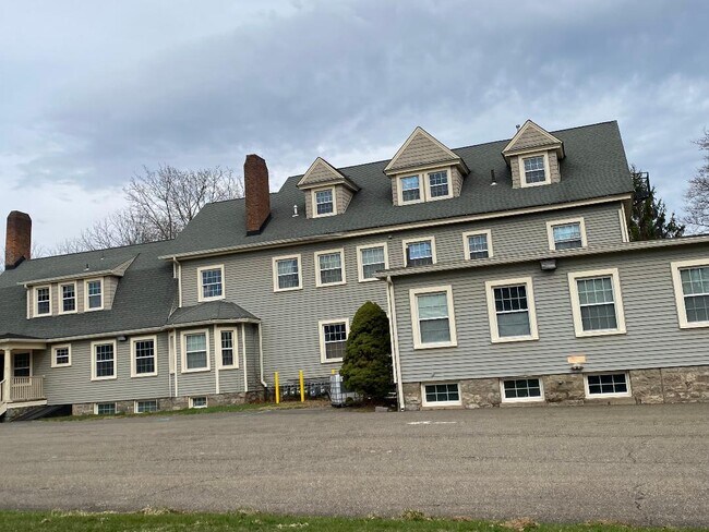 Building Photo - 35 Main St