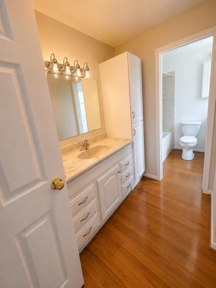 Master Suite - 212 Dauntly St